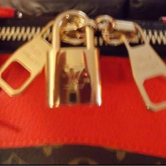 ♥️ AUTHENTIC Louis Vuitton Red Retiro NM ♥️ - Picture 13 of 15